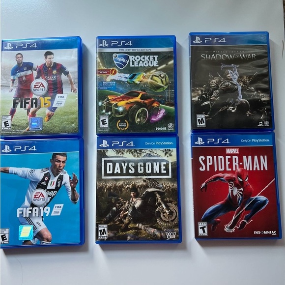 - PS4 game bundle - Picture 1 of 2